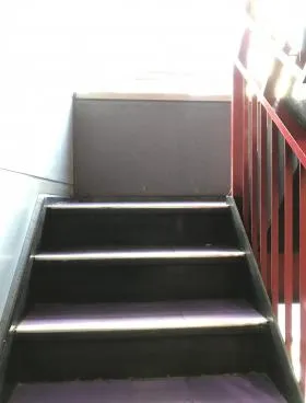 三福ビルの外観