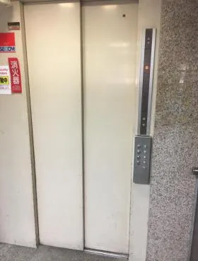 クリオネ池袋ビルの外観