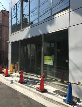 JINSHOビルの外観