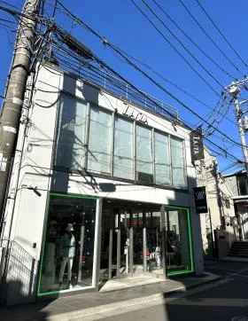 JINSHOビルの外観