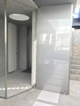 アーバンプレム南青山ビルの外観