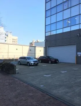 プラスタリアⅡビルの外観