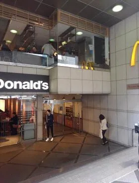 いちご池尻ビルの外観
