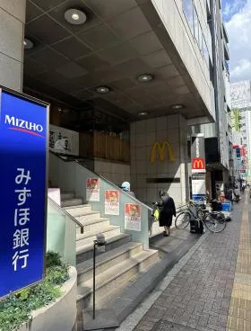 いちご池尻ビルの外観