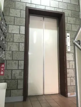 小松ビルの外観