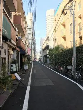 正起ビルの外観