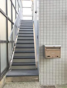 第三小松ビルの外観