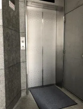 渡辺ビルの外観