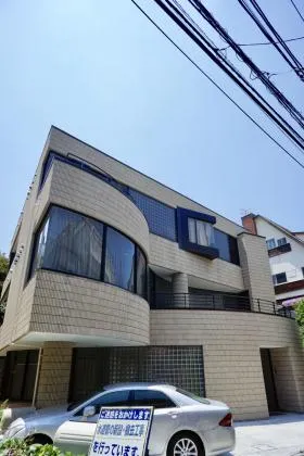 リュベール南青山の外観