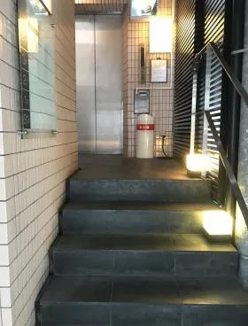 信永中和ビルの外観
