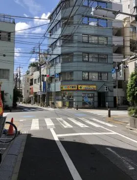 NJ Placeビルの外観