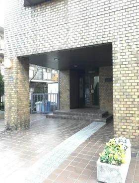 板倉マンションの外観