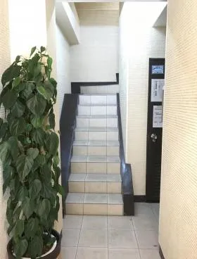 ZEEKS四谷坂町ビルの外観