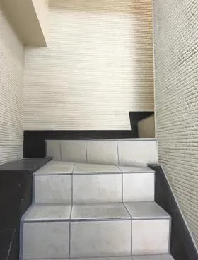 ZEEKS四谷坂町ビルの外観