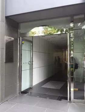 エスラ原宿ビルの外観