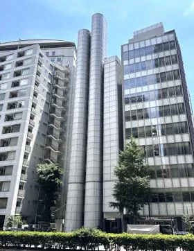 あいおいニッセイ同和損保新宿別館の外観