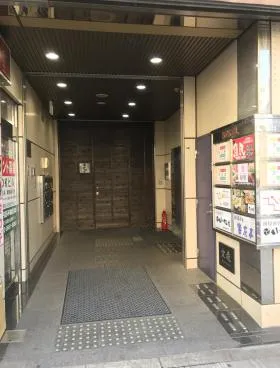 KDKビルの外観