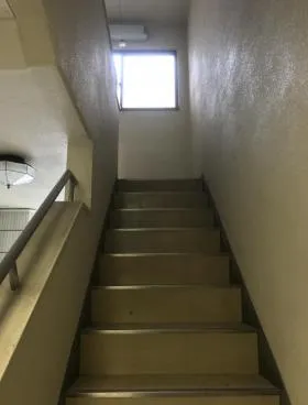 謄栄社ビルの外観