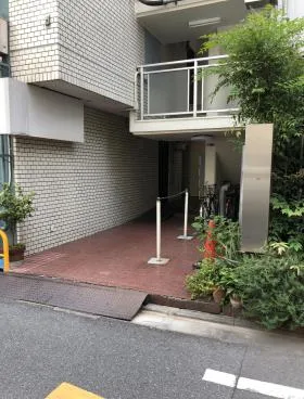 プラザ芝ビルの外観