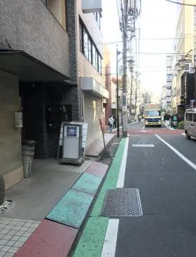 新宿氷業ビルの外観
