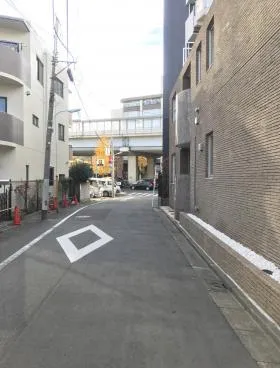 ROJU MINAMIAOYAMA(ロジュミナミアオヤマ)ビルの外観