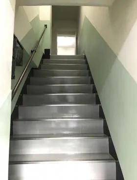 巴屋ビルの外観