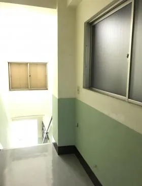 巴屋ビルの外観