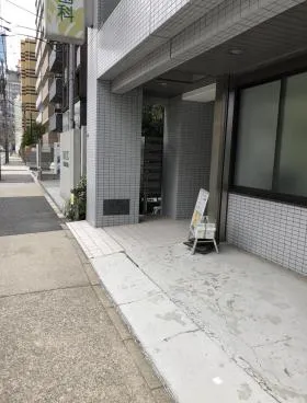 塚越ビルの外観