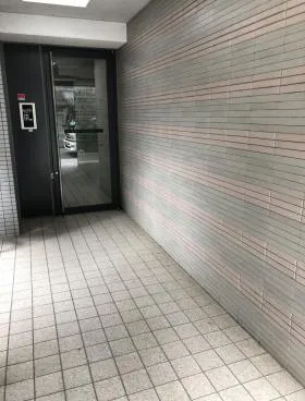 塚越ビルの外観