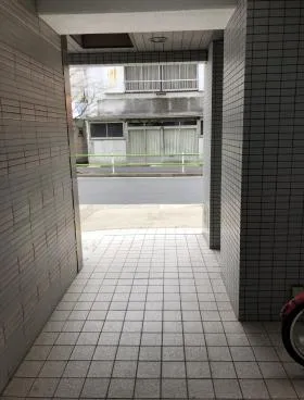 塚越ビルの外観