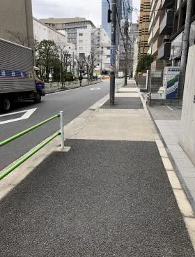 塚越ビルの外観