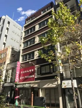お茶の水ビルの外観