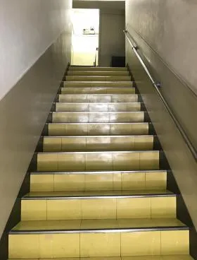 お茶の水ビルの外観