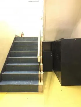 お茶の水ビルの外観