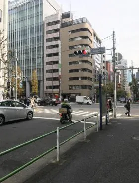 虎ノ門窪田園ビルの外観