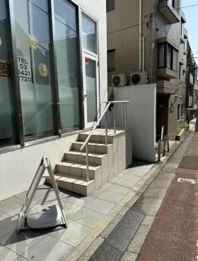FLEG自由ヶ丘ビルの外観