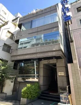奈良ビルの外観
