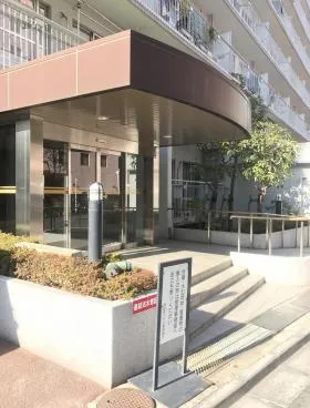 西新宿ハウスの外観