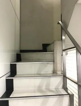 T&Tビルの外観