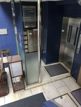 芝大友ビルの外観