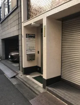 コンポラビルの外観