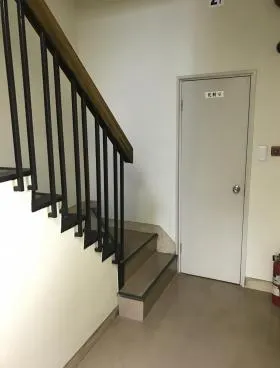 コンポラビルの外観