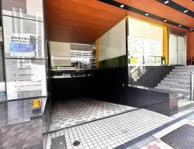 四谷荒木町スクエアビルの外観