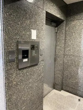 コア京橋ビルの外観