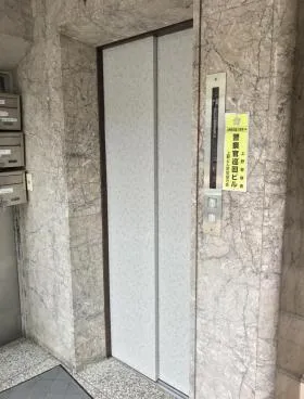 公徳堂の外観