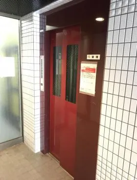 岡村ビルの外観