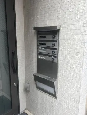 新山ビルの外観