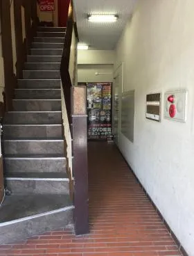 中野駅前ビルの外観