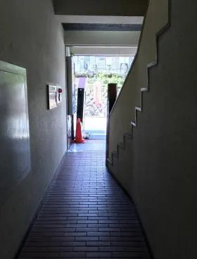 中野駅前ビルの外観