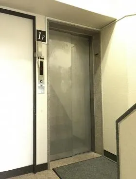 小林ビルの外観